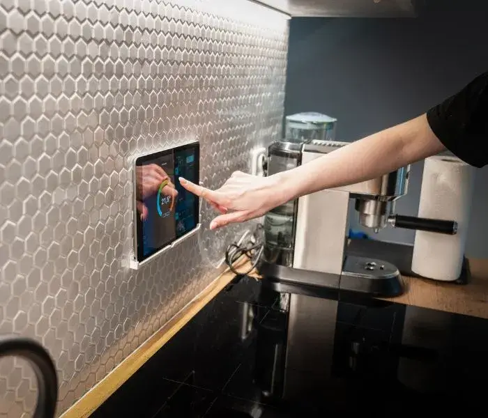 Image d'un écran de supervision dans une cuisine